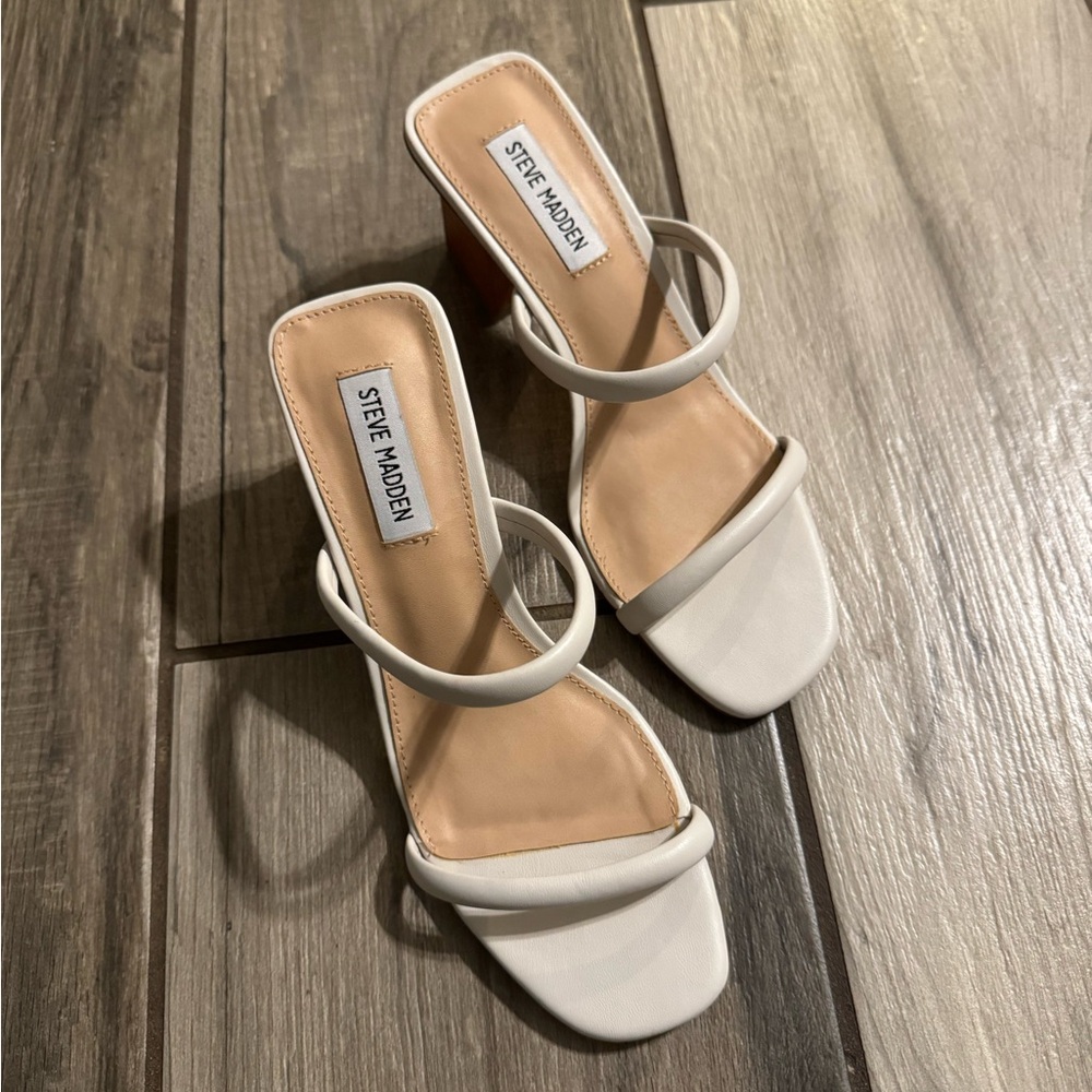 Like New Steve Madden strappy sandal heels white